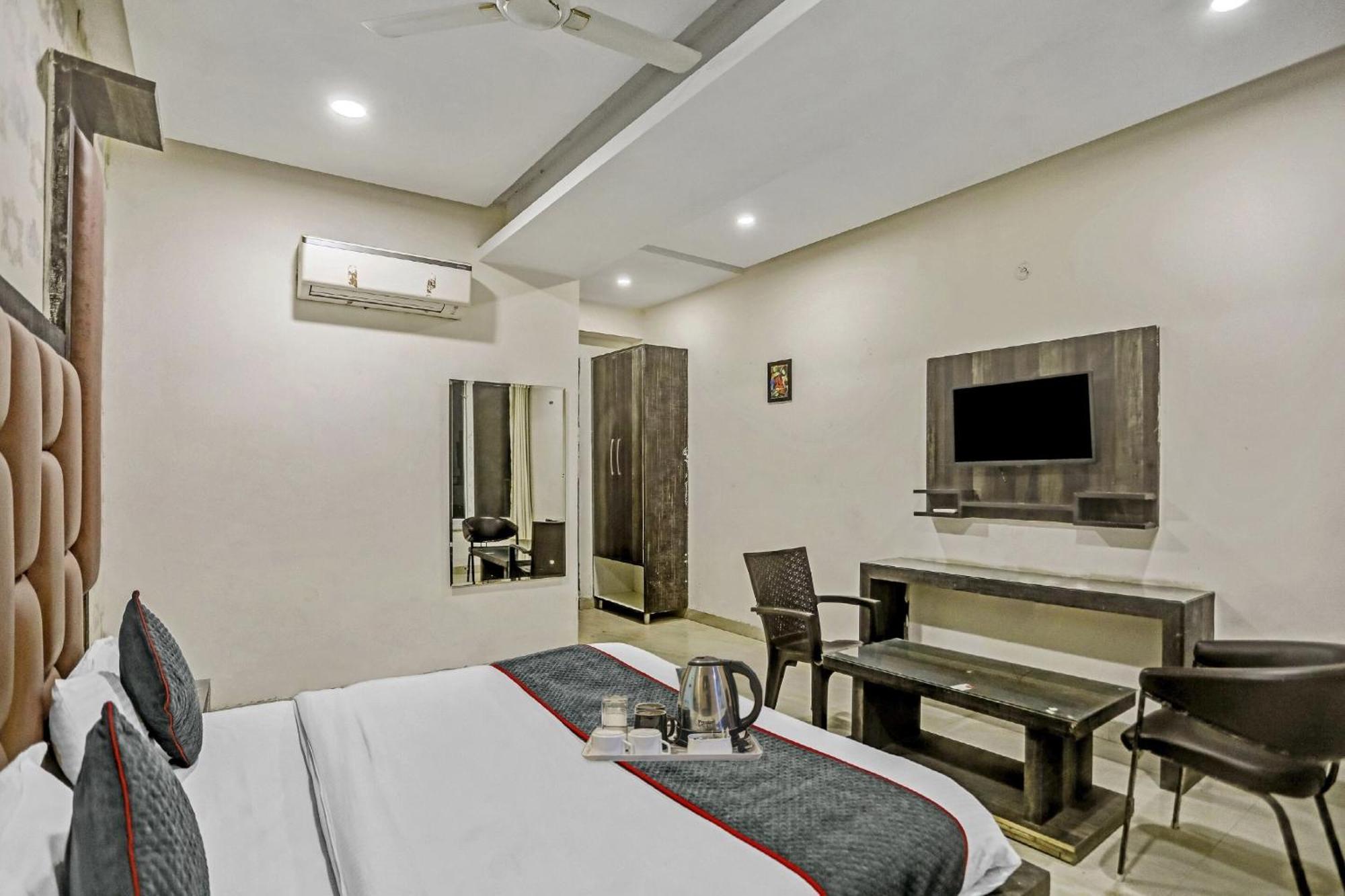 Townhouse 22956 Hotel Grand Residency Delhi  Buitenkant foto