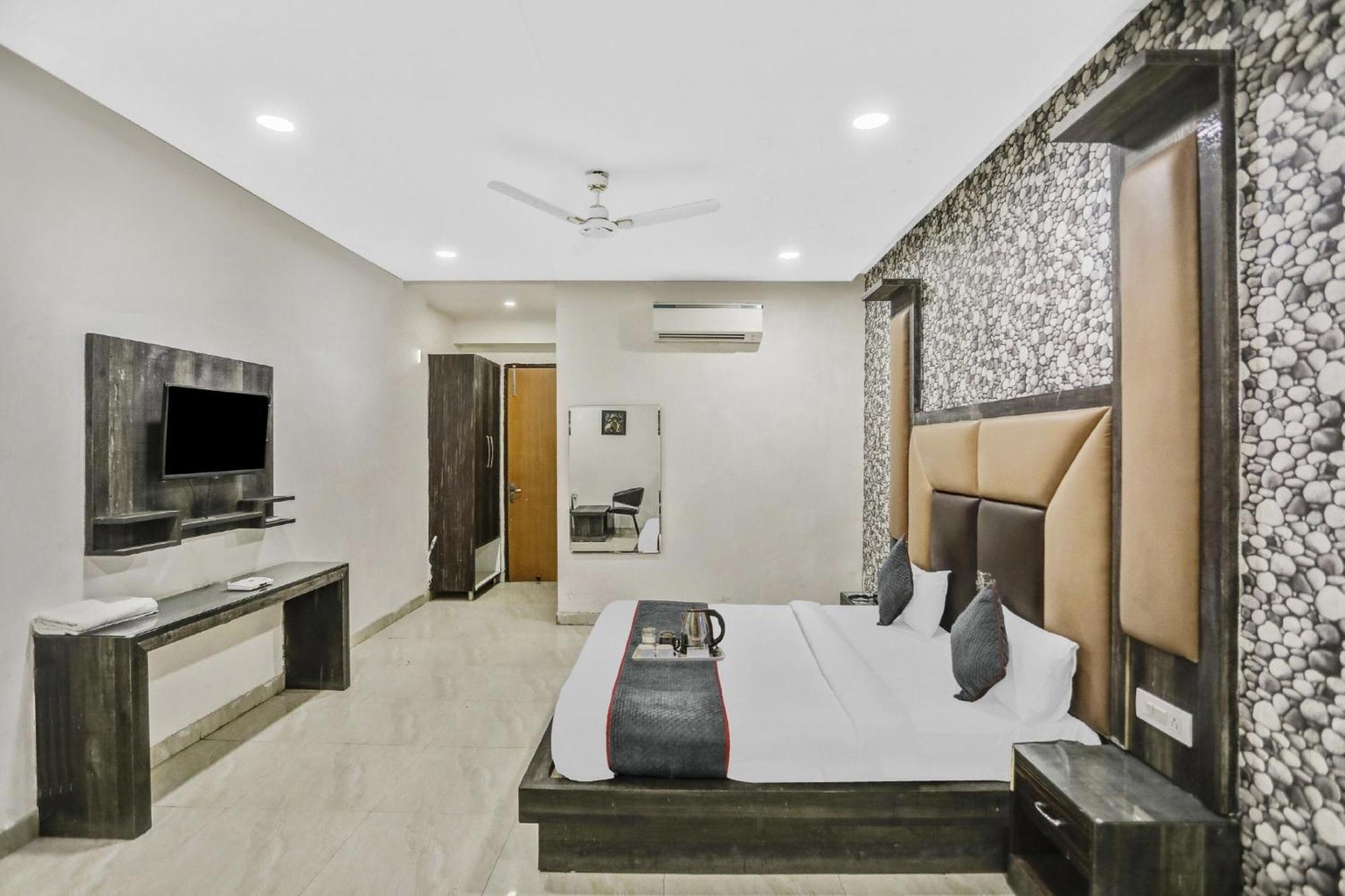 Townhouse 22956 Hotel Grand Residency Delhi  Buitenkant foto