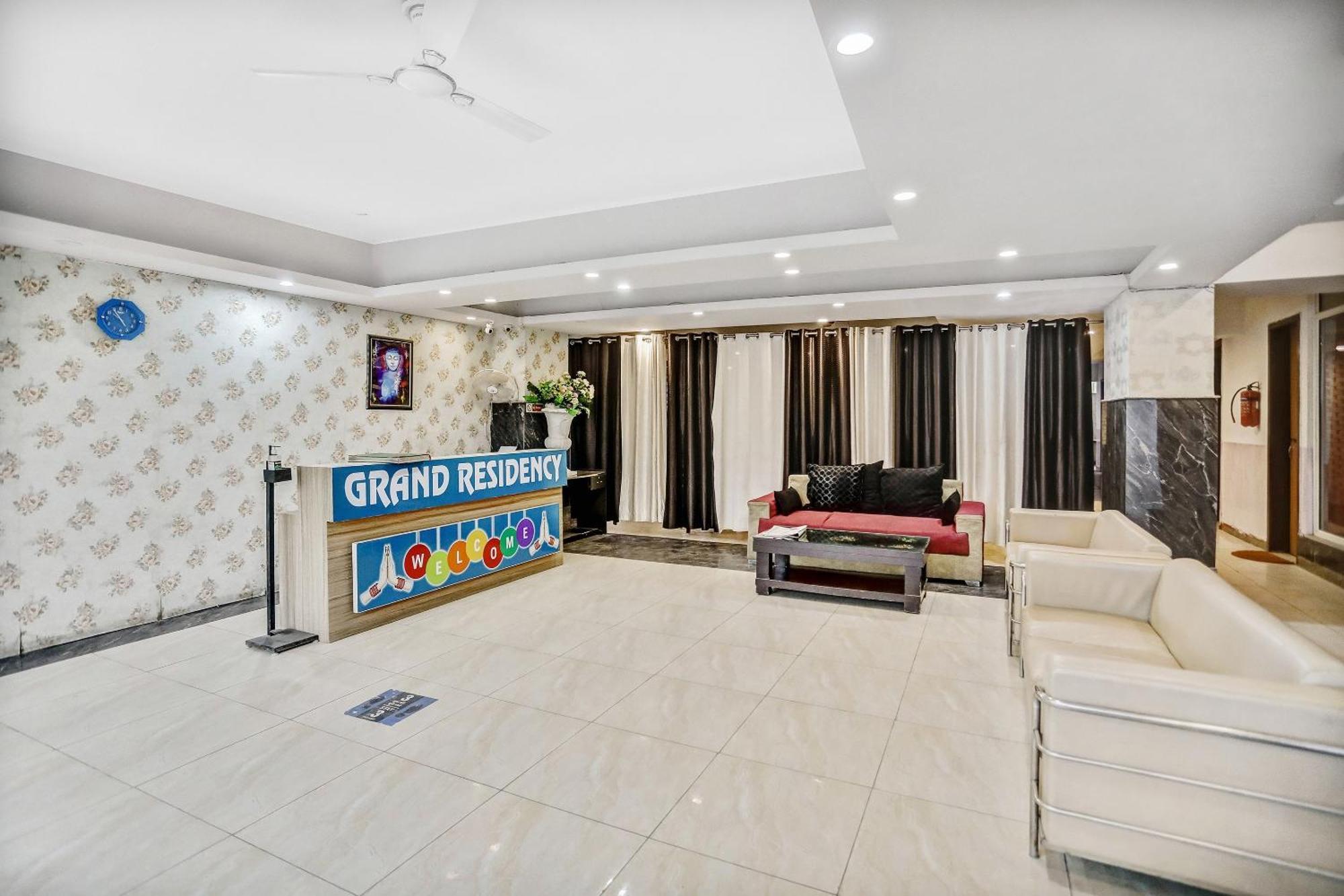 Townhouse 22956 Hotel Grand Residency Delhi  Buitenkant foto