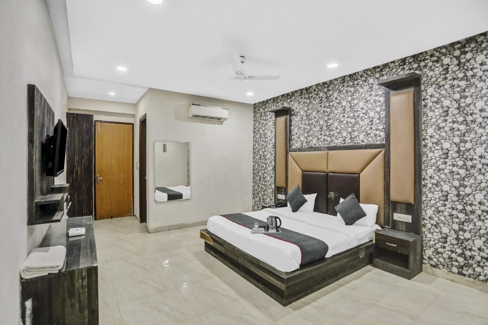 Townhouse 22956 Hotel Grand Residency Delhi  Buitenkant foto