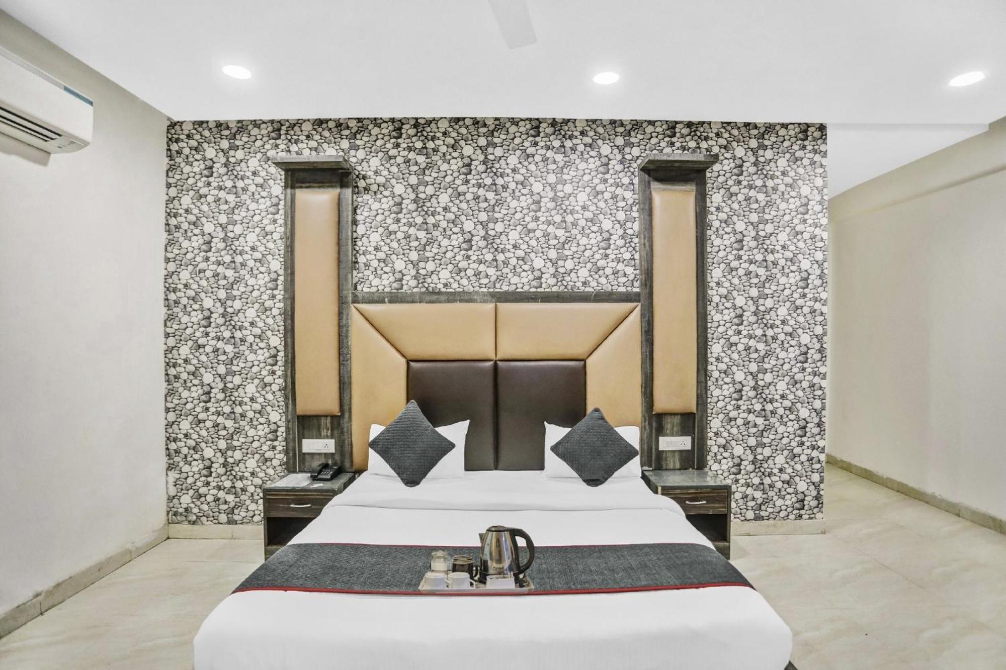 Townhouse 22956 Hotel Grand Residency Delhi  Buitenkant foto