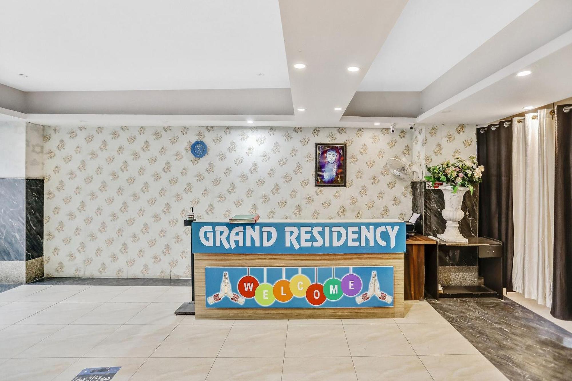 Townhouse 22956 Hotel Grand Residency Delhi  Buitenkant foto