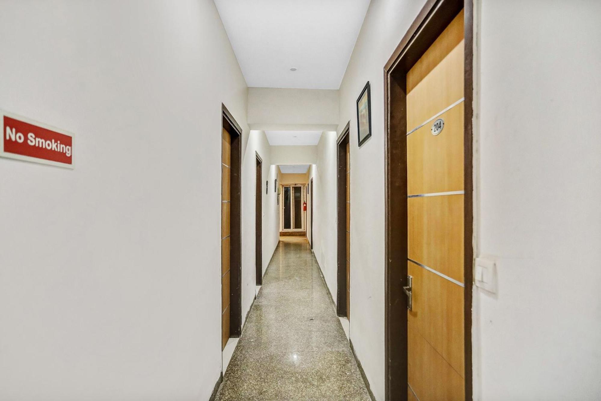 Townhouse 22956 Hotel Grand Residency Delhi  Buitenkant foto