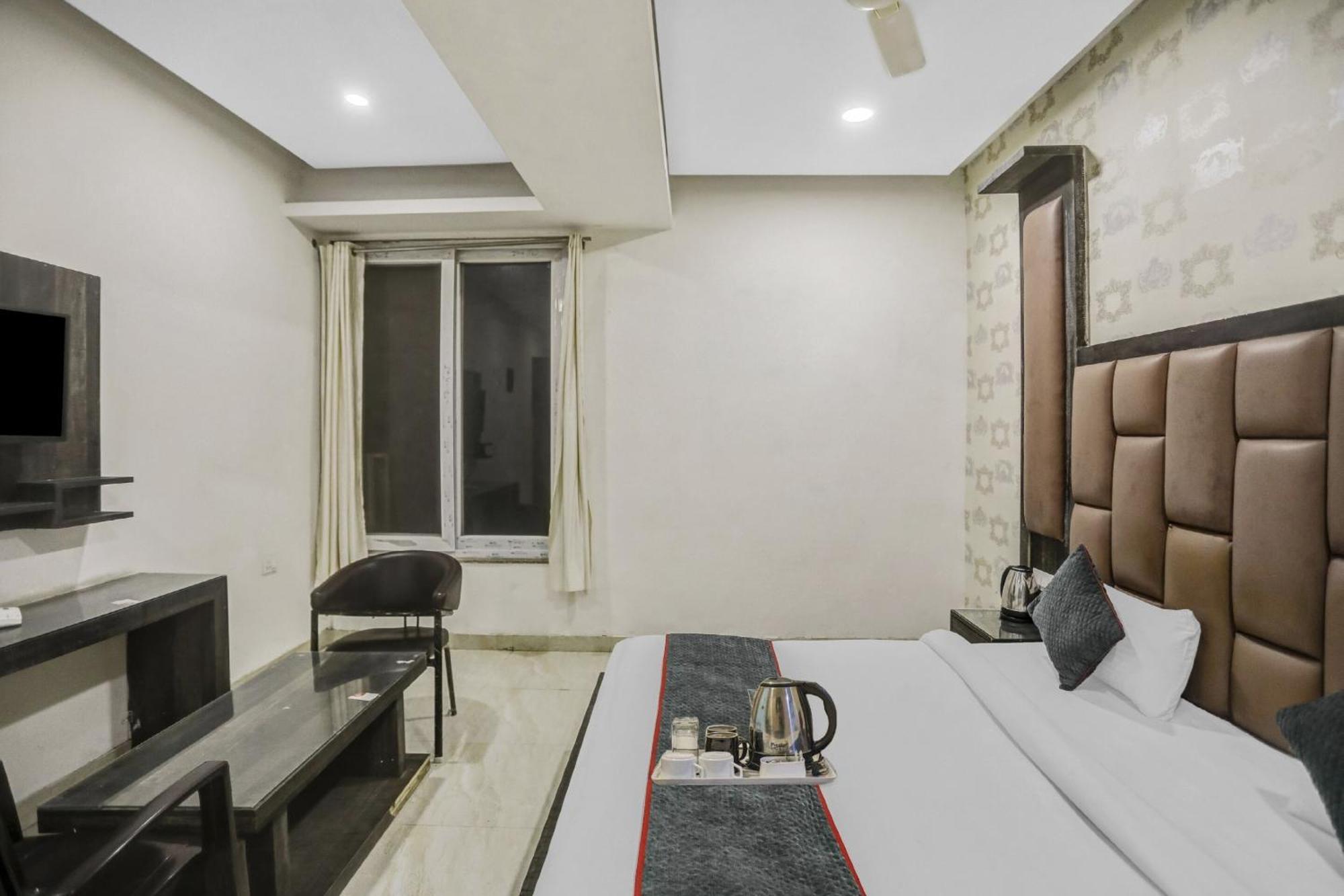 Townhouse 22956 Hotel Grand Residency Delhi  Buitenkant foto