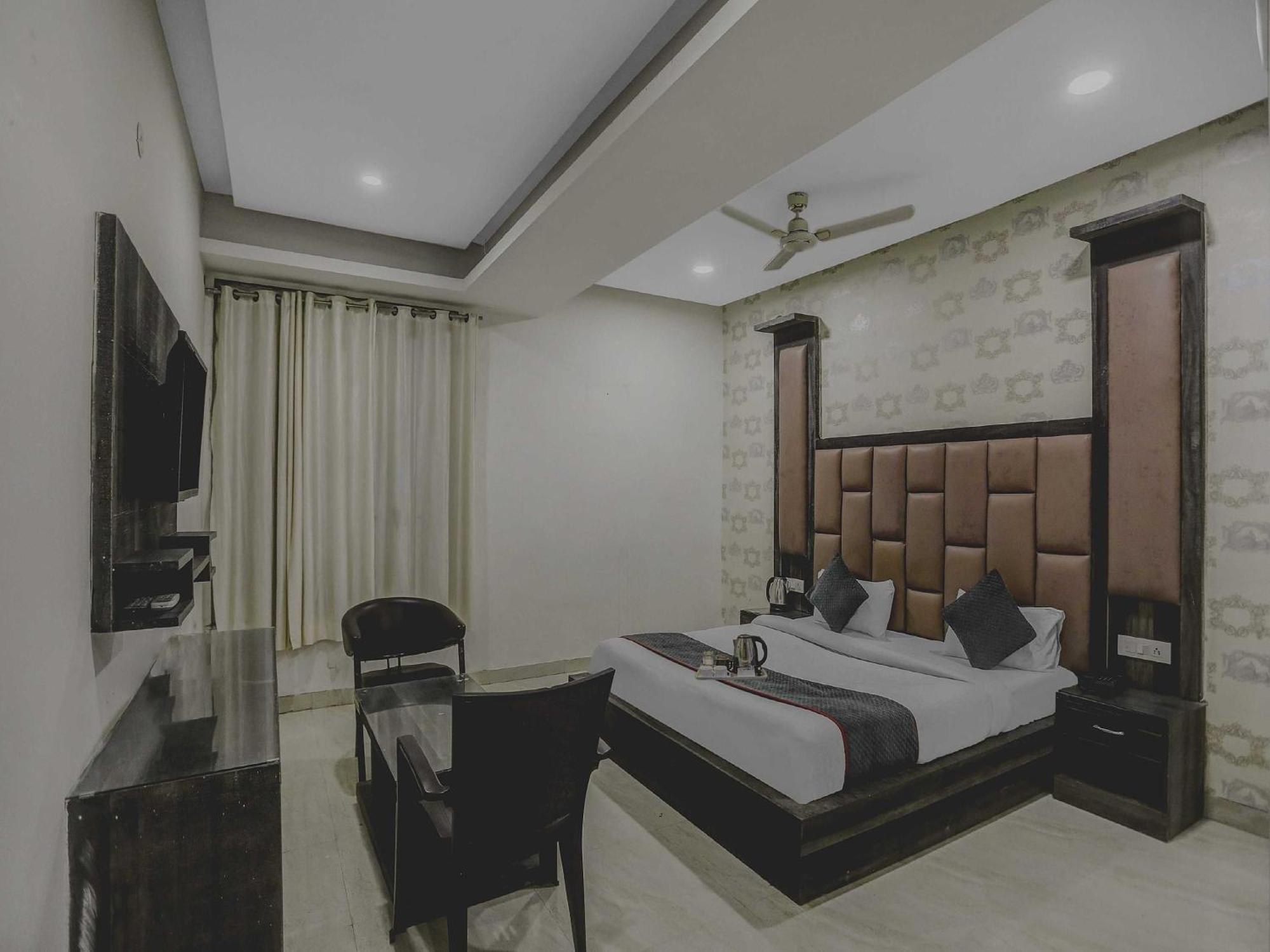 Townhouse 22956 Hotel Grand Residency Delhi  Buitenkant foto