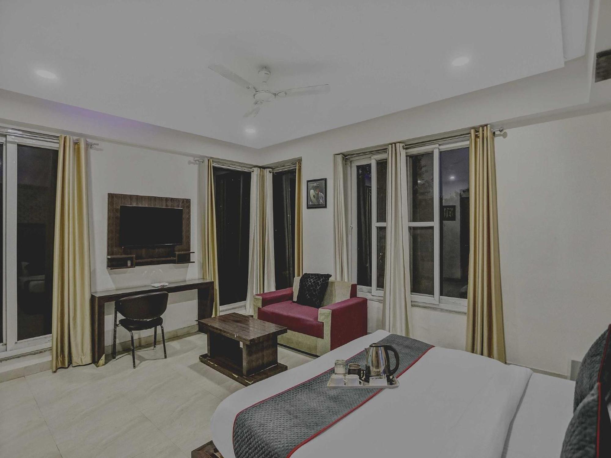 Townhouse 22956 Hotel Grand Residency Delhi  Buitenkant foto
