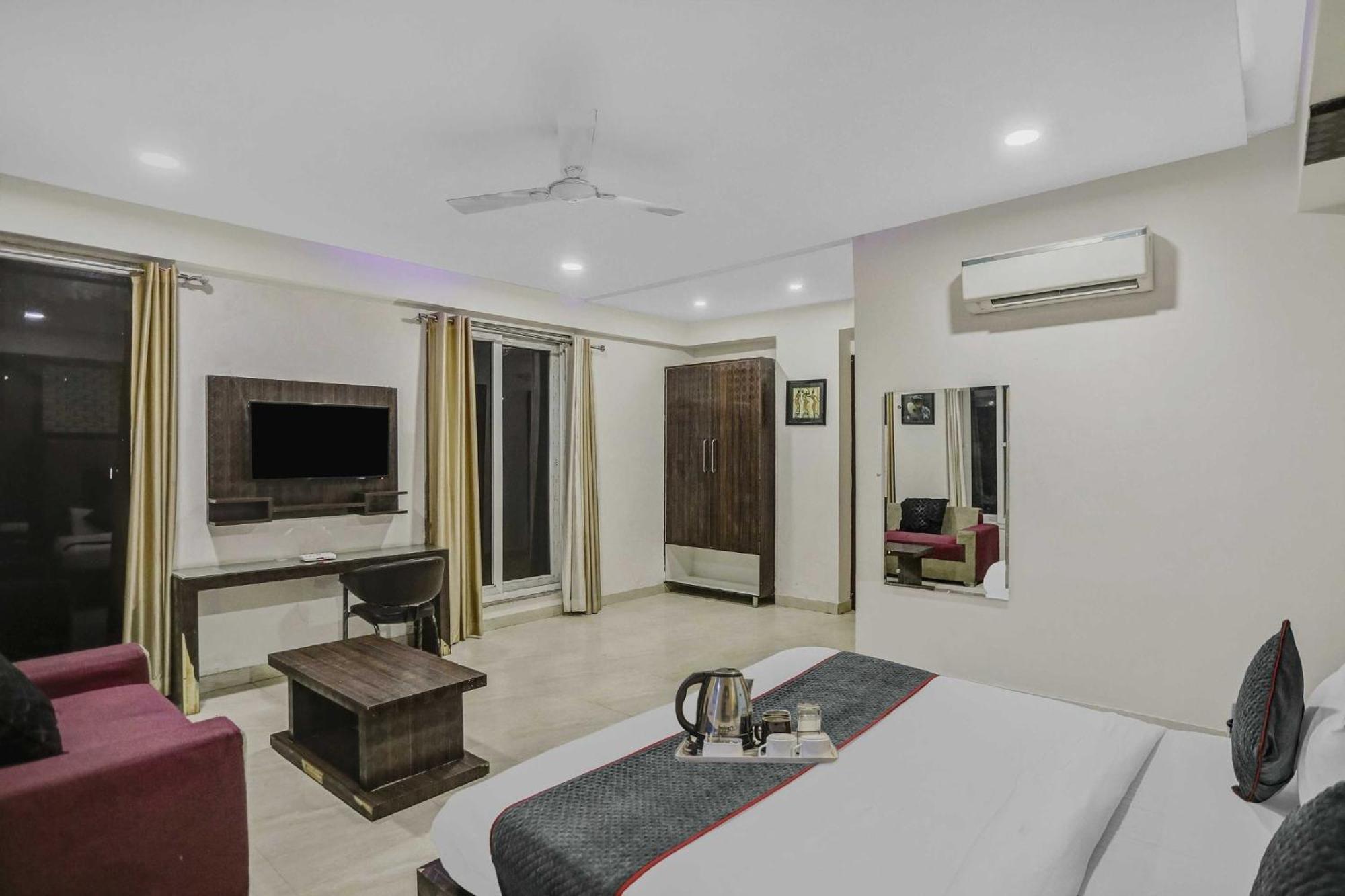 Townhouse 22956 Hotel Grand Residency Delhi  Buitenkant foto