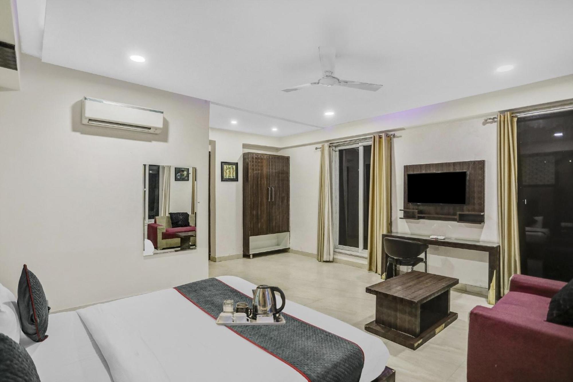 Townhouse 22956 Hotel Grand Residency Delhi  Buitenkant foto